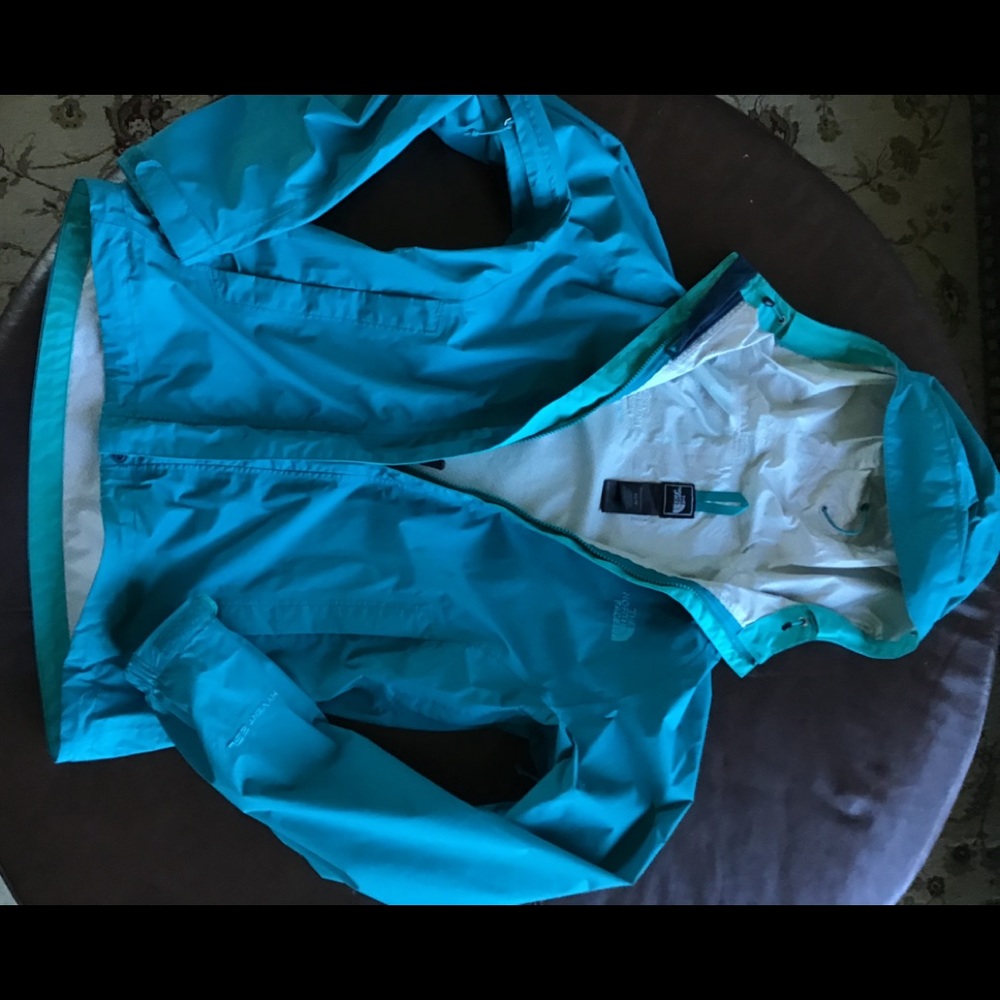 Hooded rain jacket